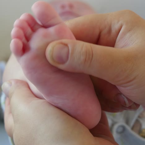 baby foot massage