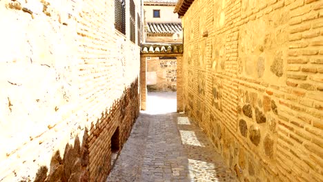 calles en toledo, españa.