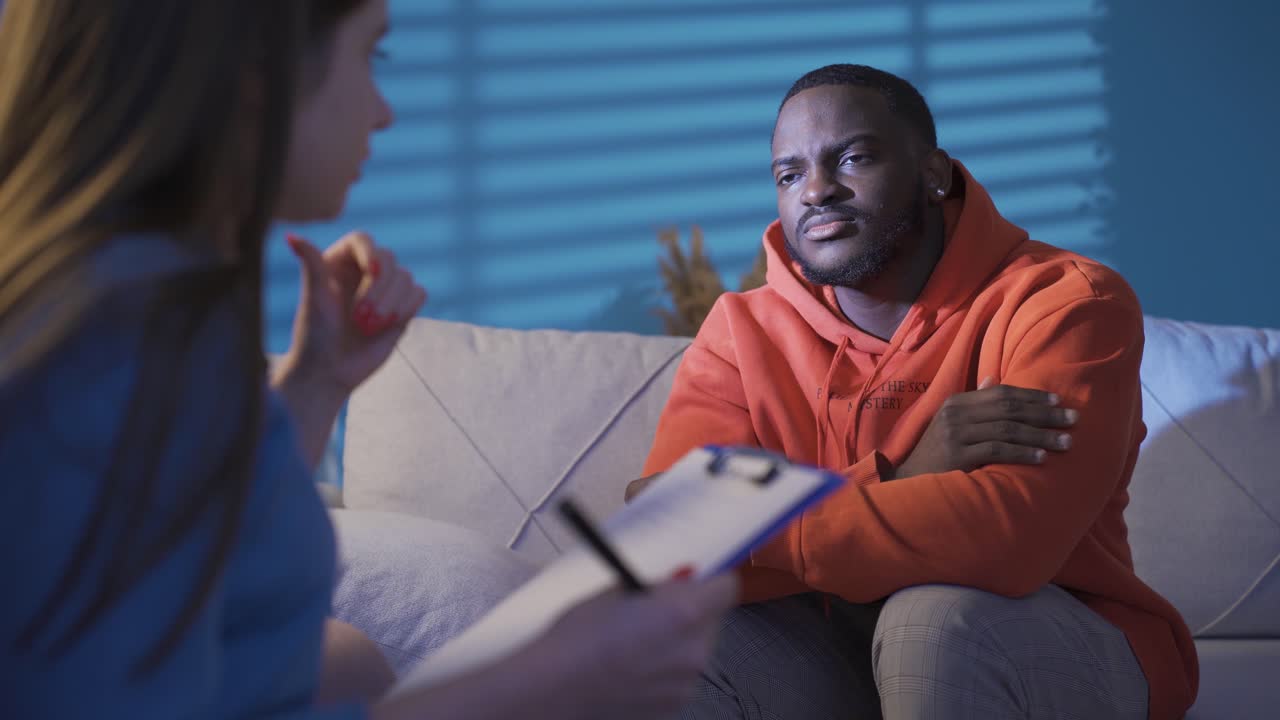 Ung sort mand med psykiske og mentale lidelser