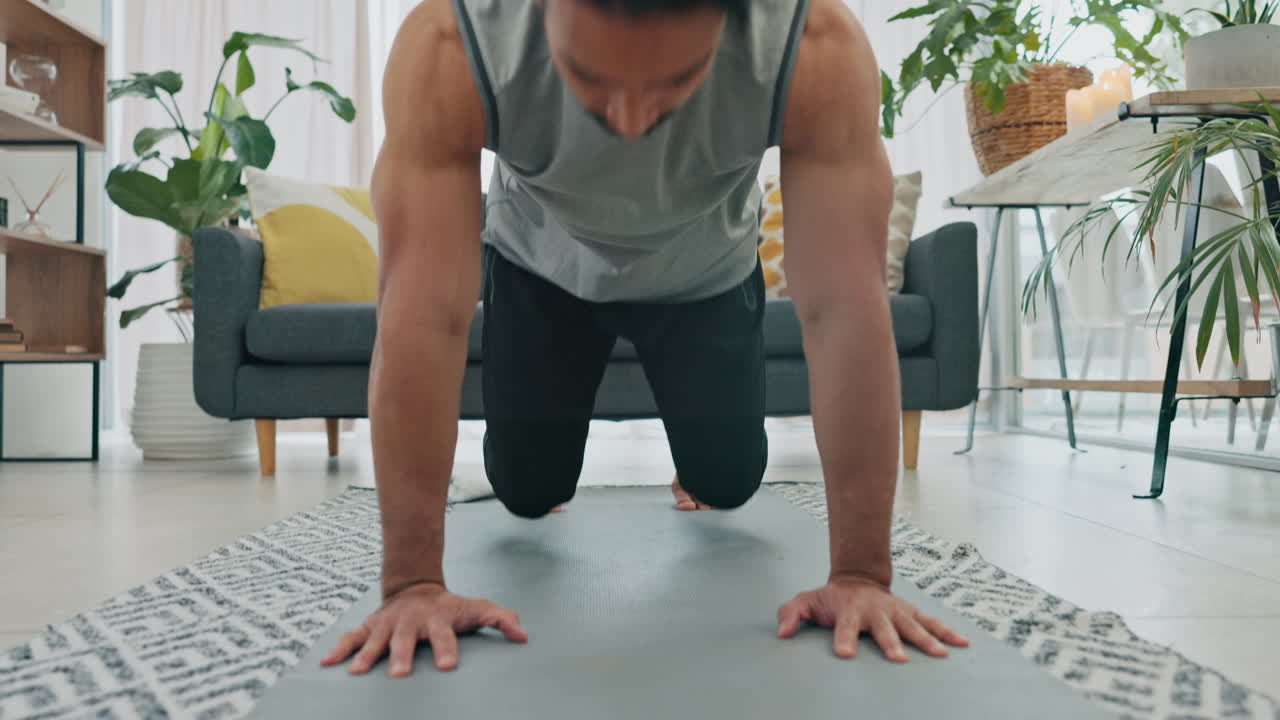 fitness, gimnasio en casa y pilates con un joven