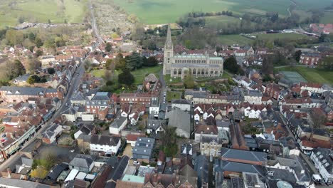 Safran-Walden-Essex-Uk-Antenne-Zurückziehen-Enthüllen-Aufnahmen-Des-Stadtzentrums-4k