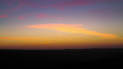 el lapso de tiempo de un hermoso amanecer cerca de halifax en west yorkshire, reino unido