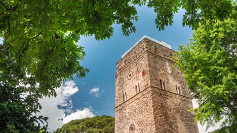4k timelapse en la costa de amalfi, la torre de ravello, italia