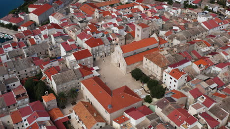 Plaza-Del-Rey-Petar-Kresimir-Iv-Frente-A-La-Asunción-De-San