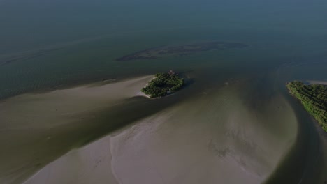 Orbit-view-over-Isla-de-la-Pasión-or-Passion-Island-in-Holbox,-Mexico