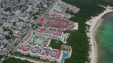 Toma-De-Drones-Del-Extenso-Paradisus-Playa-Del-Carmen-En-México