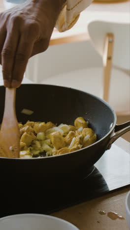 cooking chicken with onions