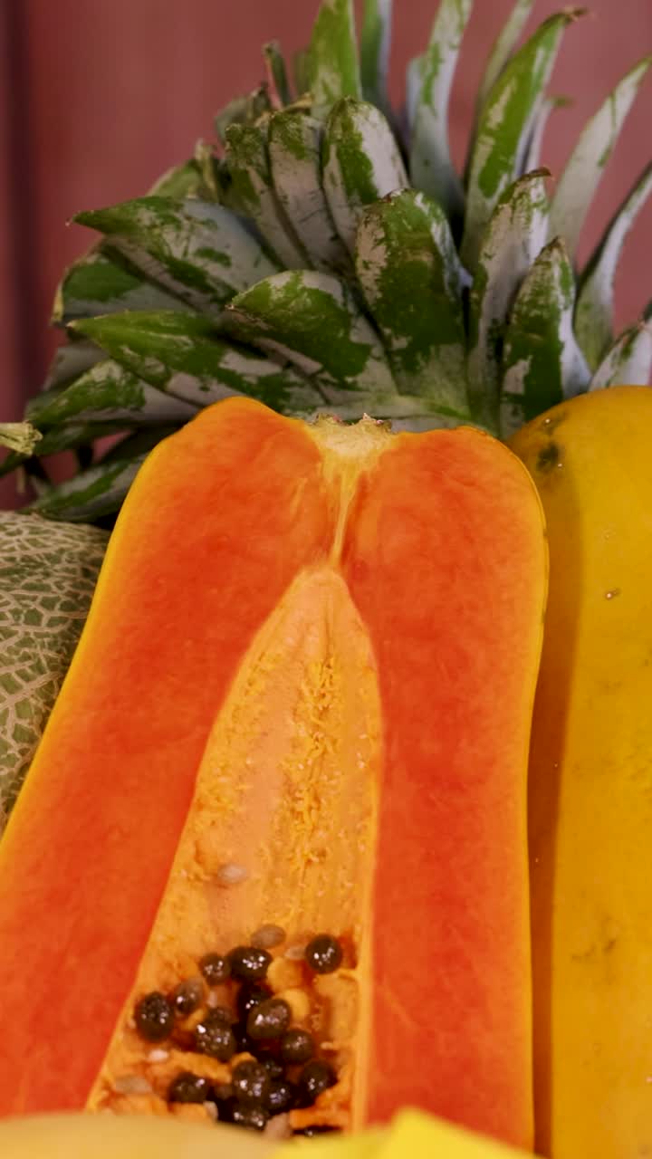 una variada variedad de frutas frescas