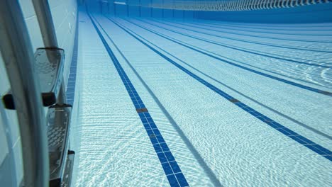 Olympisches-Schwimmbad-Unter-Wasserhintergrund.