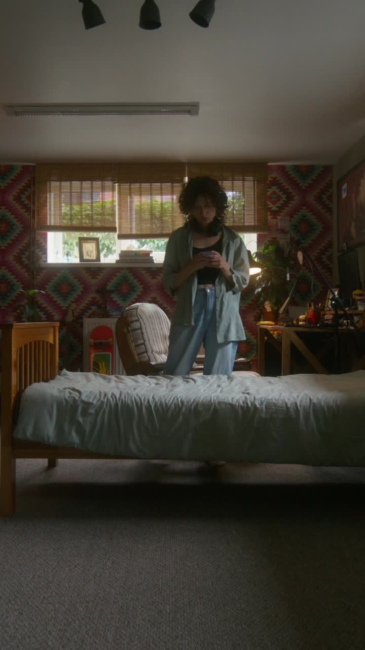 침실에서 십대 소녀