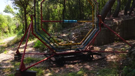 monte madonna en croacia y el dispositivo utilizado para mover artículos en el viejo ferrocarril