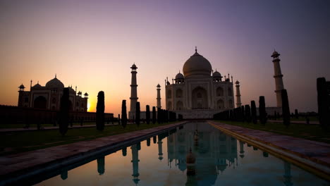 taj mahal at sunset