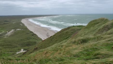 Costa-Oeste-Danesa-En-Un-Día-Ventoso