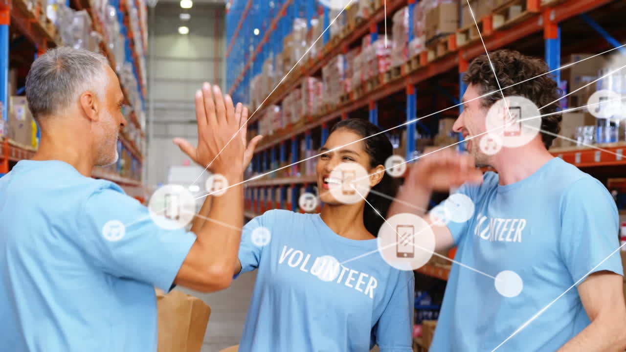 창고에서 일하는 사람들에 대한 아이콘과 연결 네트워크의 애니메이션