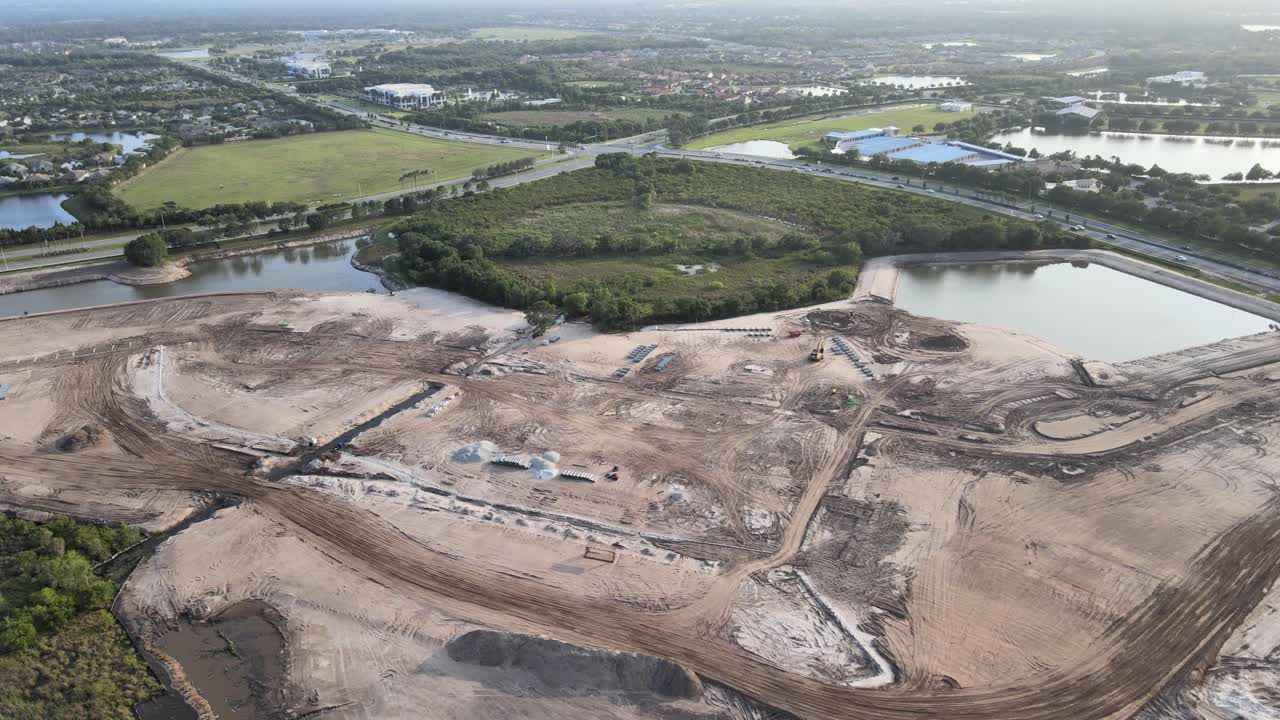 el arco aéreo voló alrededor del creciente vecindario del sur de florida y necesitó trabajo de infraestructura para adaptarse al crecimiento de la población.