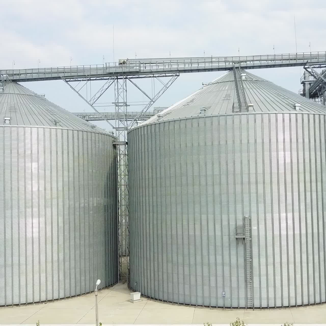 ascensor de granos en la zona agrícola