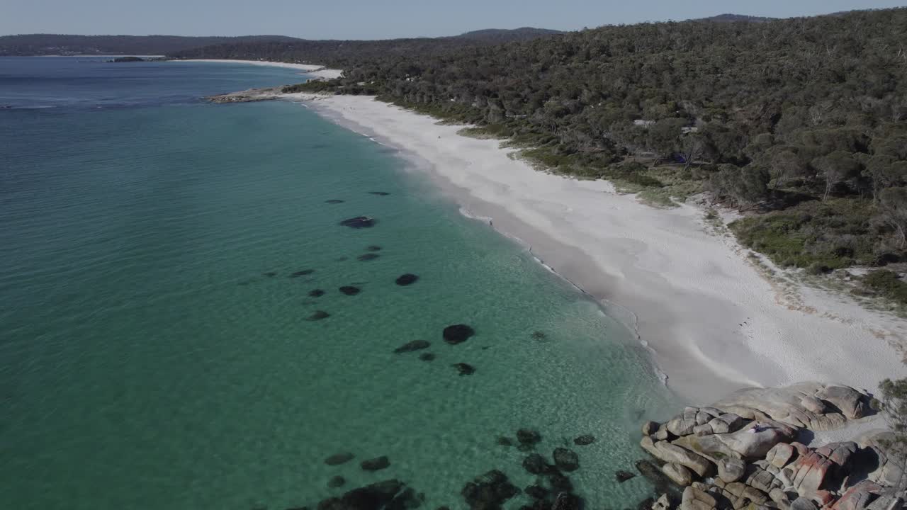 Cosy Corner, Binalong Bay, Tasmania, Australia - Ripresa aerea con drone