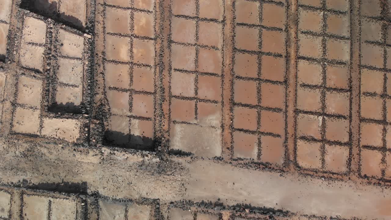 소금 광산 공장의 천정 보기