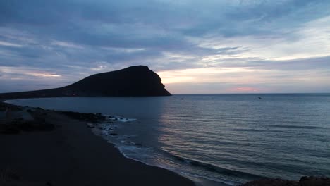 Schöner-Sonnenaufgang-Im-Zeitraffer-Am-Berg-Roja,-Teneriffa