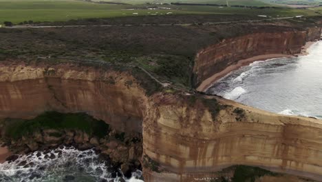 Impresionantes-Imágenes-Aéreas-De-12-Apóstoles-A-Lo-Largo-De-La-Costa-Australiana,-Las-Vacaciones-De-La-Gran-Carretera-Oceánica