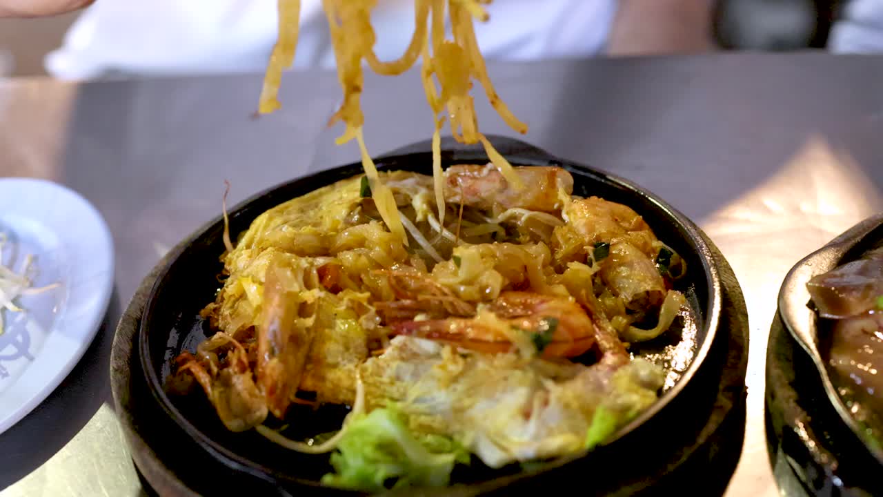 pad thai con camarón