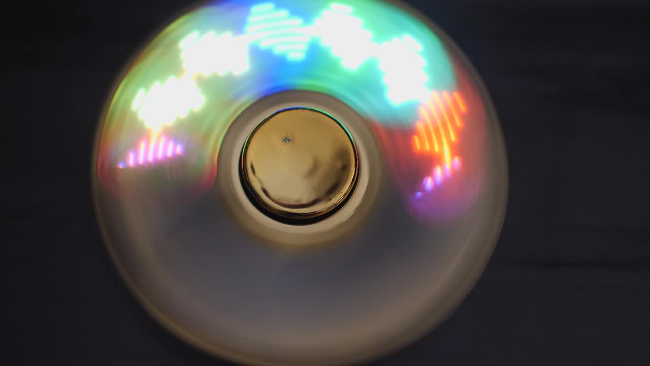 고립된 배경에서 스핀러.