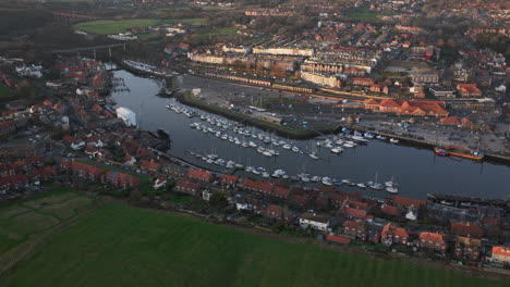 Abtei-Und-Stadt-Whitby,-North-Yorkshire