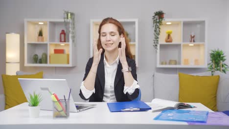 Home-office-worker-woman-looking-at-the-file-angrily.