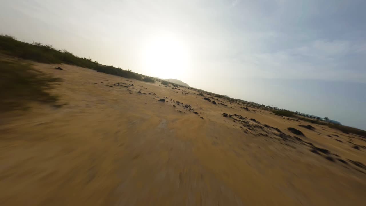 fuerteventura fpv 비행 물마루 사막 동안 일몰 slowmotion 50fps