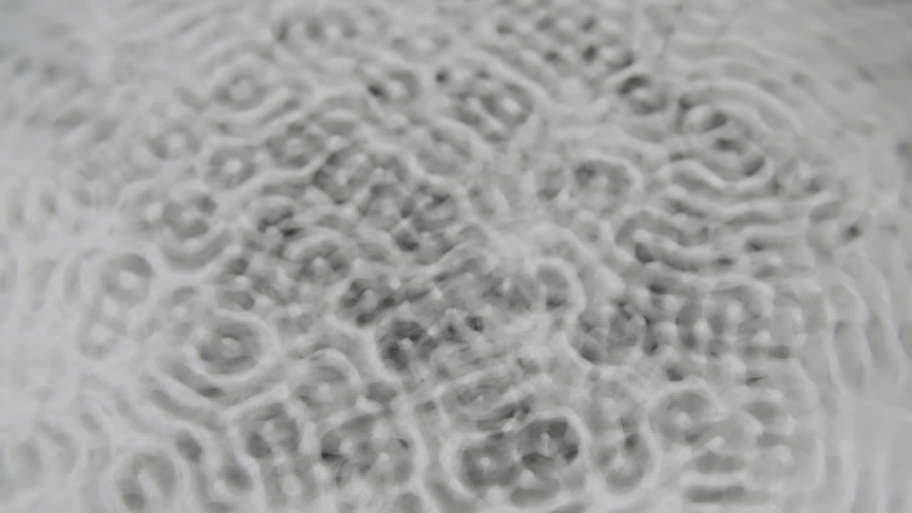 물에 대한 파동의 박이는 효과