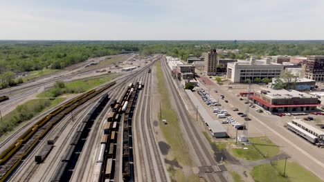 Train-tracks-in-Texarkana,-Arkansas-with-drone-video-pulling-back