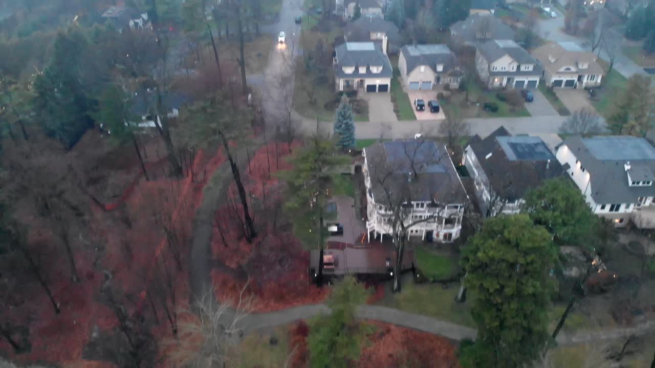 가을 흐린 날 온타리오 호수 옆 온타리오 교외 지역