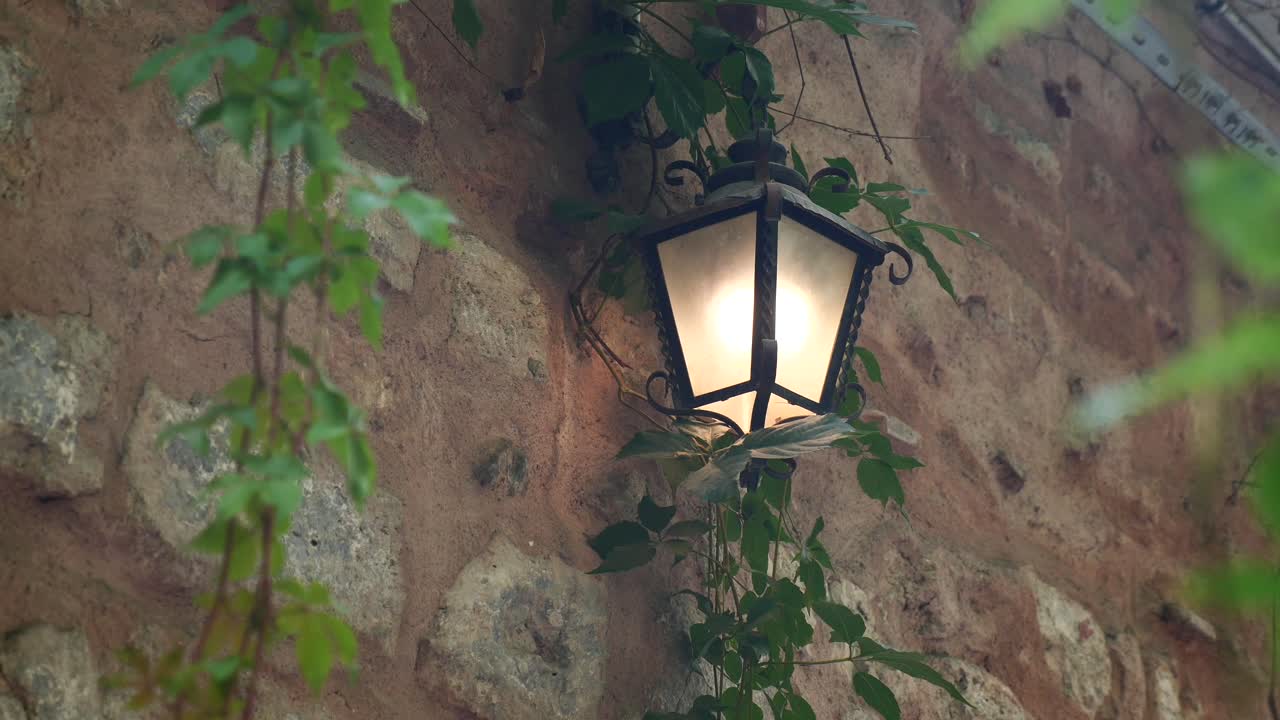 vieja lámpara de pared