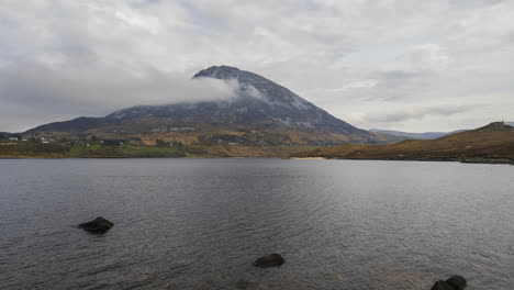 Zeitraffer-Des-Errigal-Mountain-In-Der-Grafschaft-Donegal-In-Irland