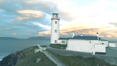 Fanadenkopf-Im-Leuchtturm-Von-Donegal,-Irland