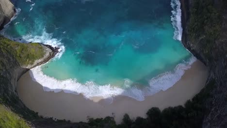 1 millón de dólares drone vista aérea vuelo de insagram spot para una aventura comercial publicidad kelingking beach en nusa penida bali jurassic park