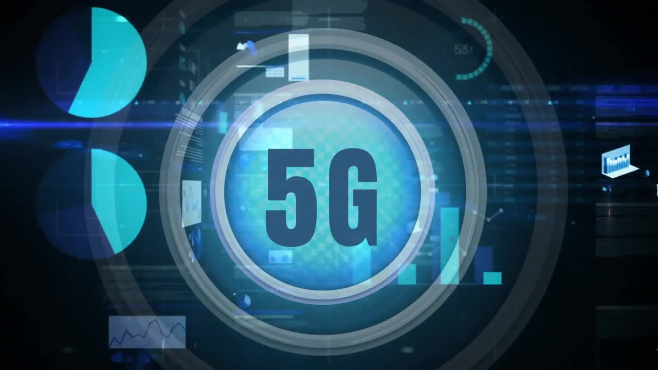 animazione di testo 5g su schermata di interfaccia elaborazione dei dati su sfondo scuro