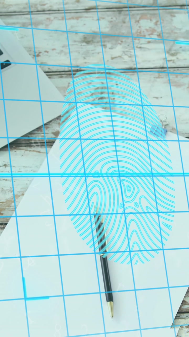 Animatie van een vingerafdrukscanner boven een laptop, koffiekop, blanco papier en smartphone op een houten oppervlak.