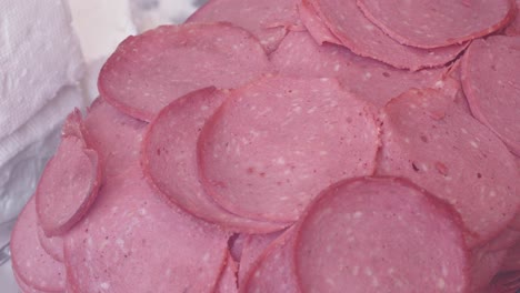 carne rosada en rodajas