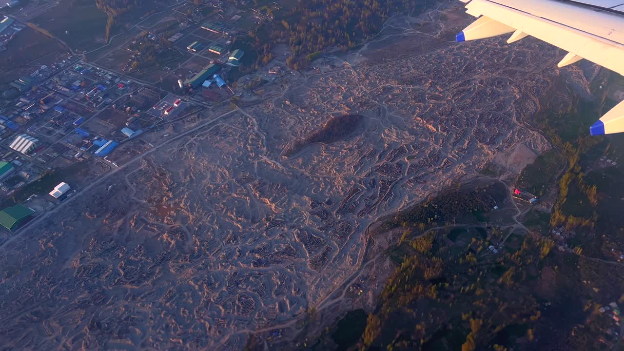 델리 공항에서 스리나가르 하늘까지의 비행 경로