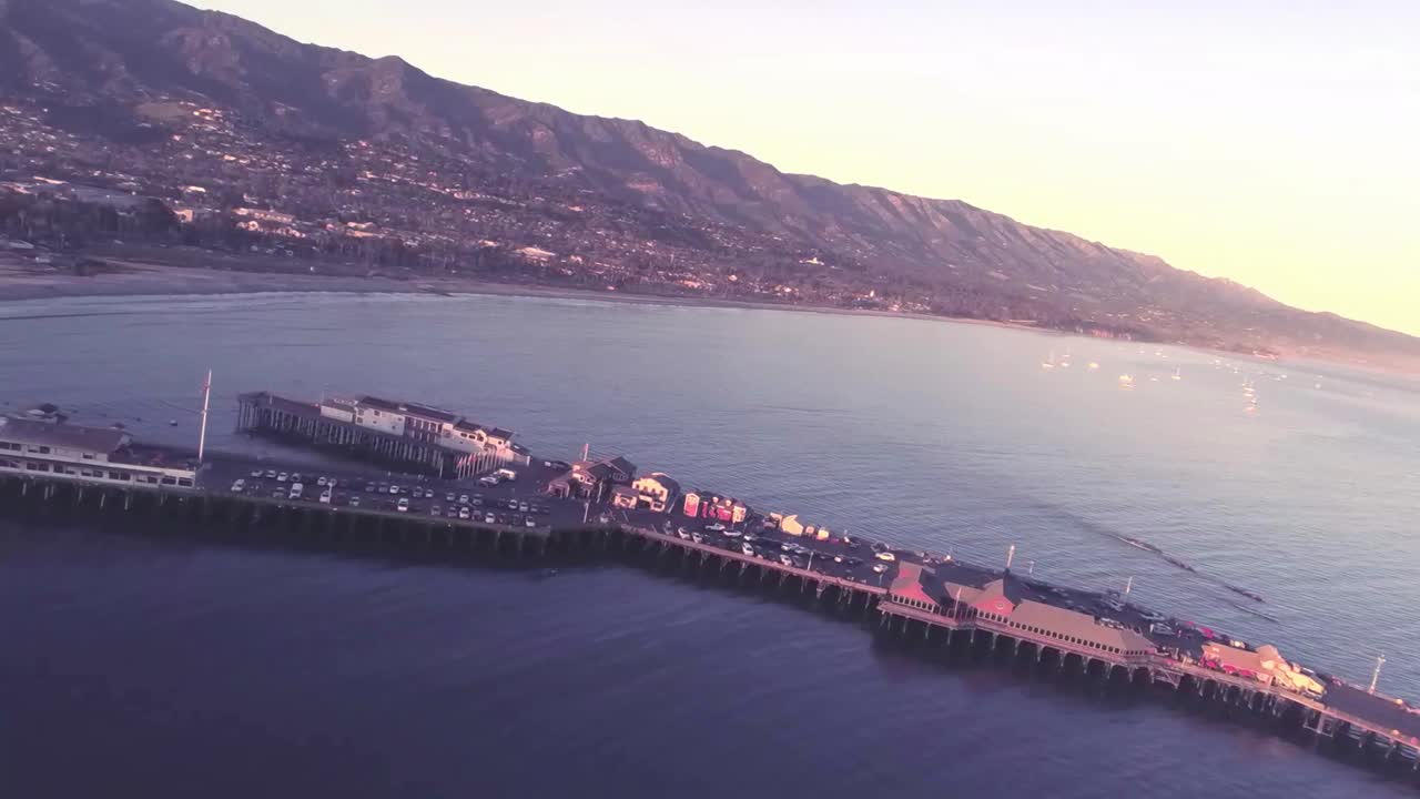 석양의 산타바바라 부두