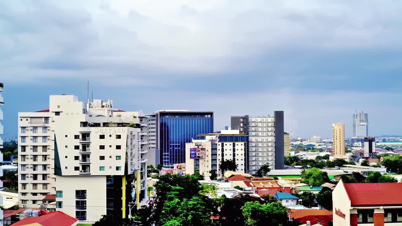 Uptown Cebu City has plenty of condominiums, hotels and residential as well as business office spaces.