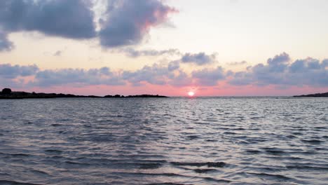 Hermoso-Colorido-Atardecer-Lapso-De-Tiempo-De-La-Playa-De-Elafonessi