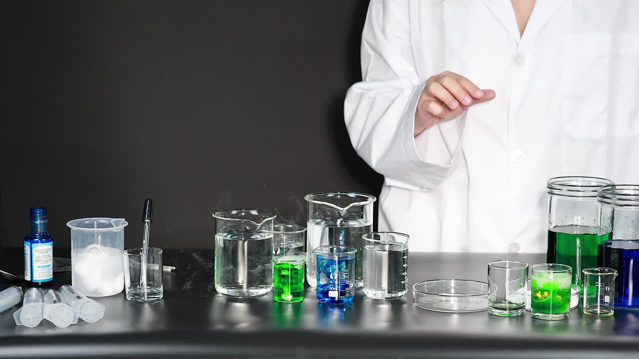 다채로운 액체에 대한 과학 실험