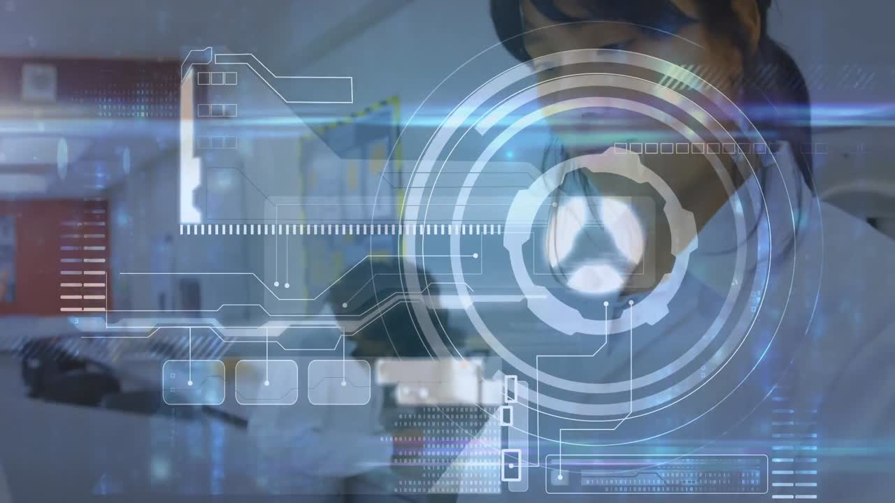 animación del procesamiento de datos sobre una trabajadora de laboratorio asiática
