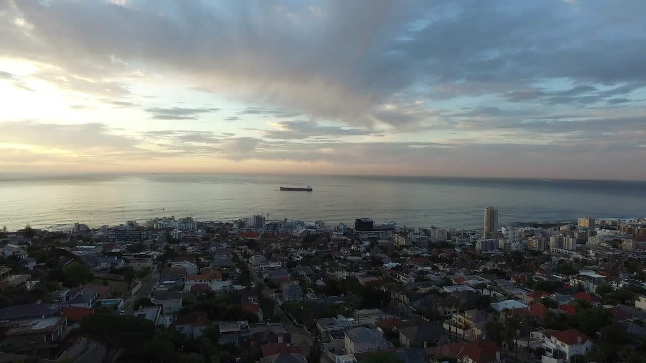 어머니 도시에서 늦은 오후