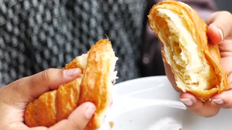 un croissant compartido