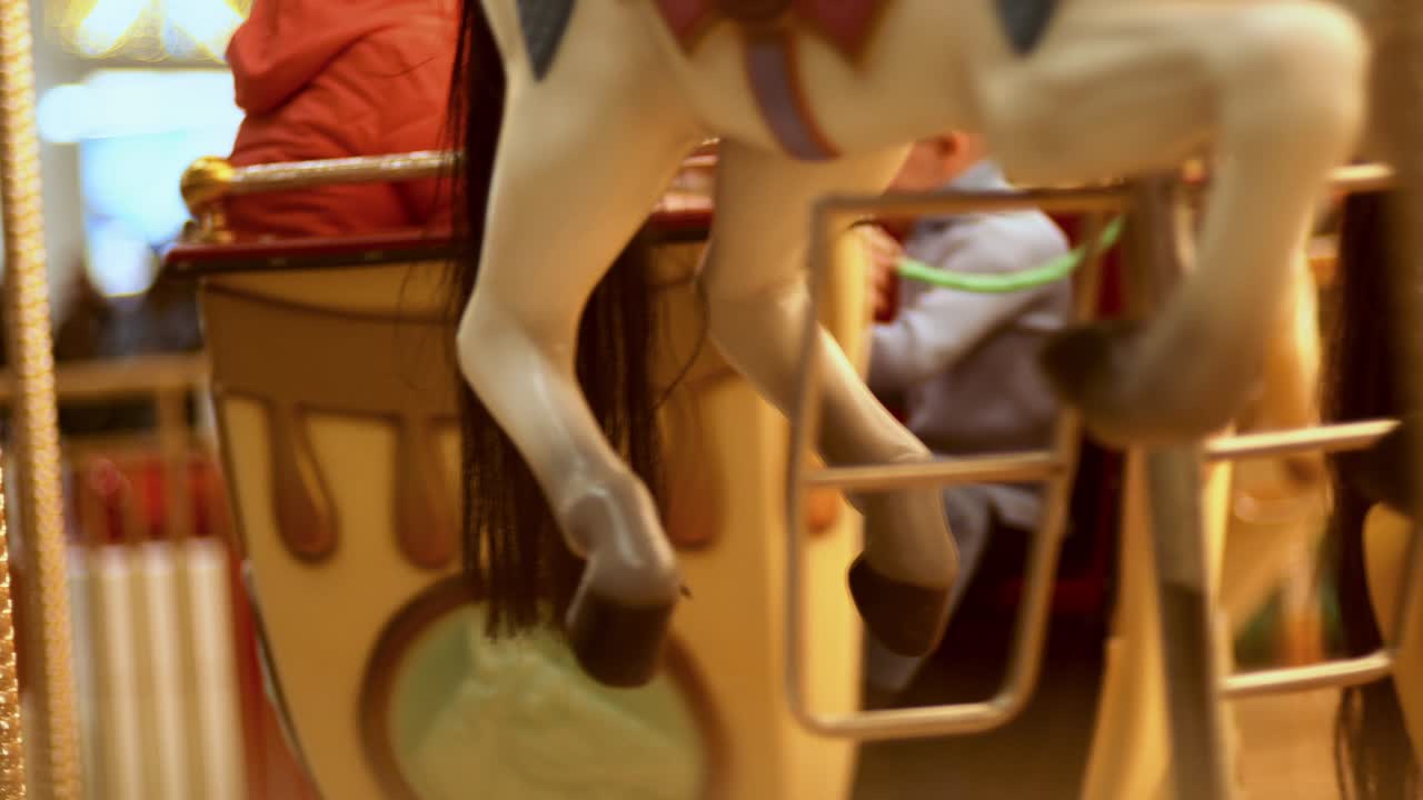 어린이 놀이 공원, 말과 함께 카루셀, 어린이 명소