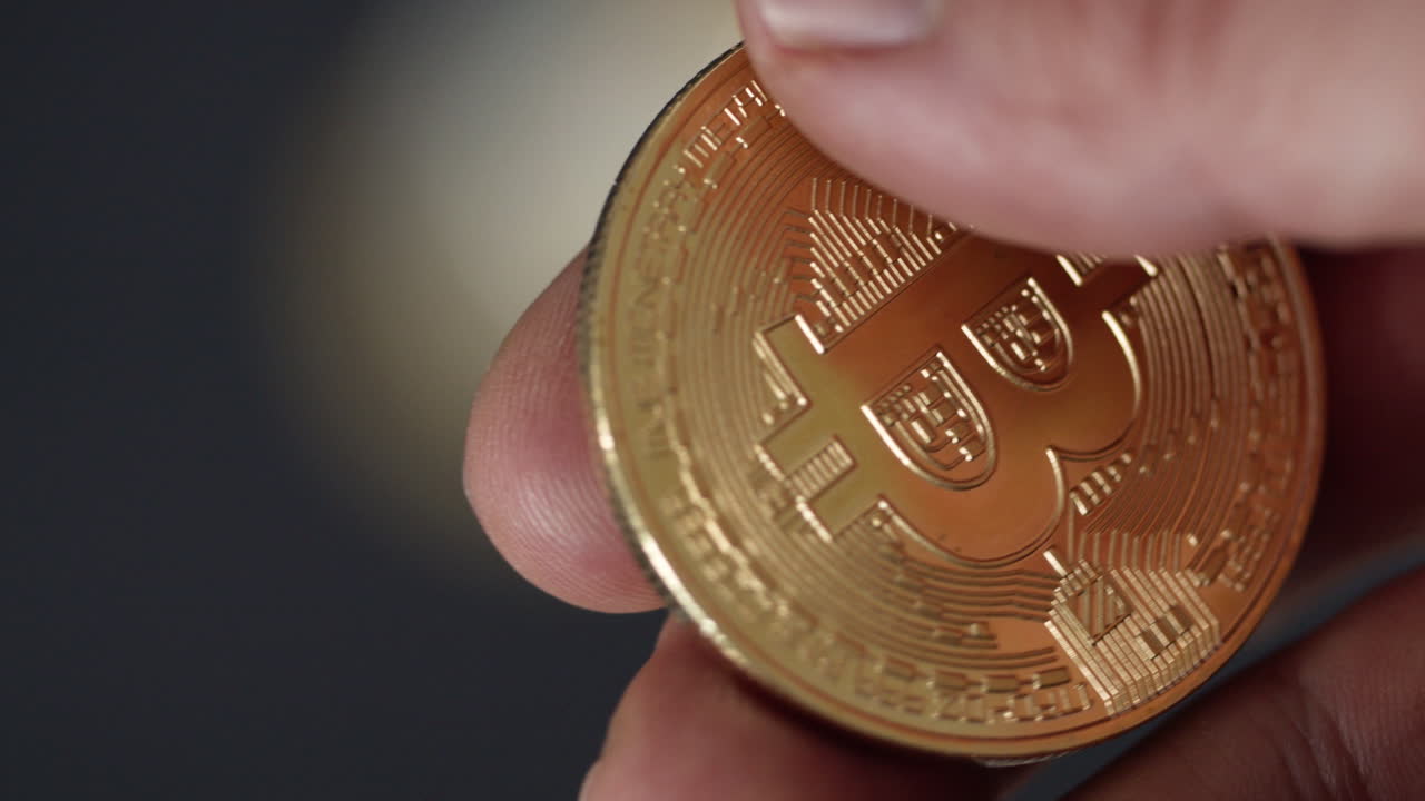 un primer plano de una persona no reconocida