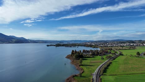 fotografía aérea del lago de zúrich cerca de bollingen, suiza